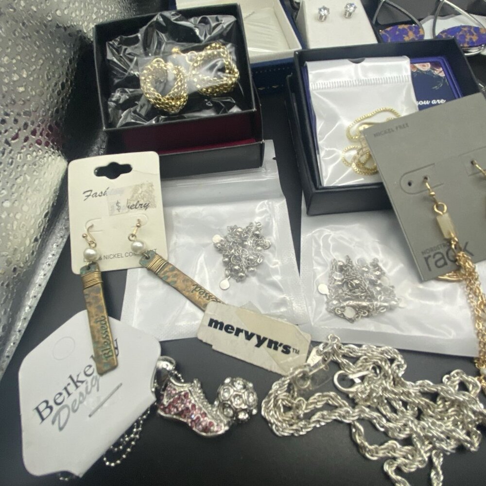 Lot 18 NWT NOS Earrings Necklace Liz Claiborne Paparazzi Mervyns Nordstrom Rack - Picture 6 of 7